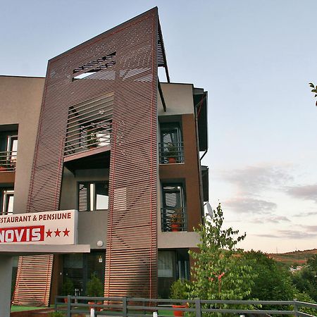 Pensiunea Novis Iasi Exterior foto