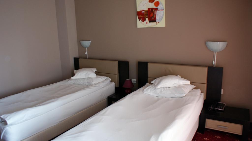 Pensiunea Novis Iasi Quarto foto
