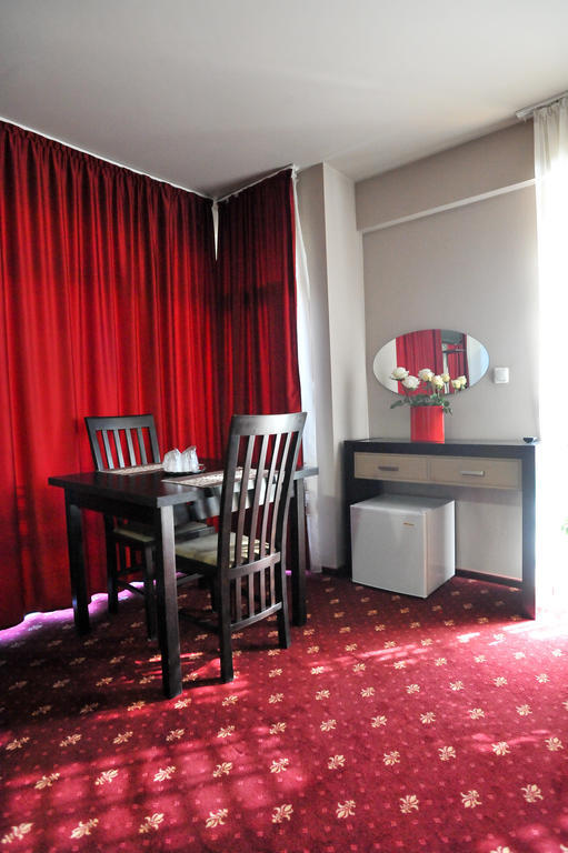 Pensiunea Novis Iasi Quarto foto