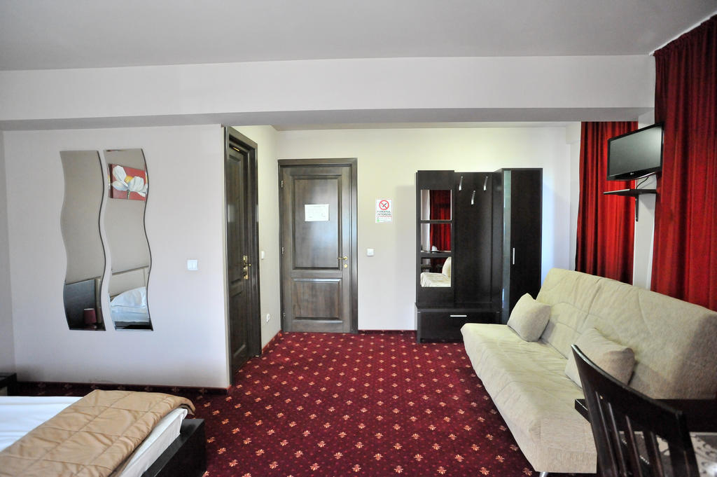 Pensiunea Novis Iasi Quarto foto