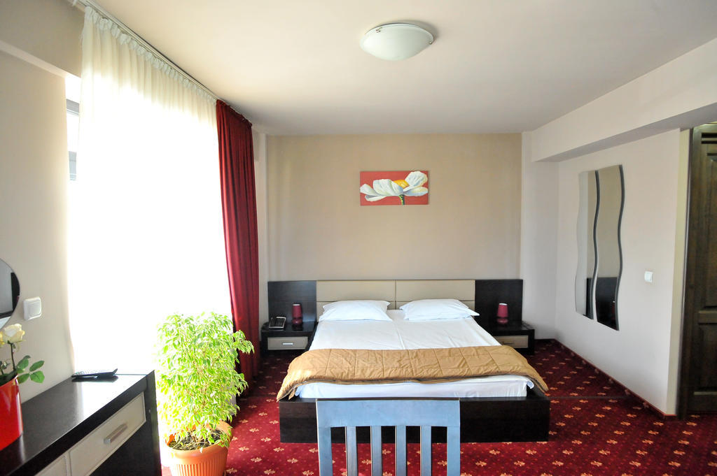 Pensiunea Novis Iasi Quarto foto