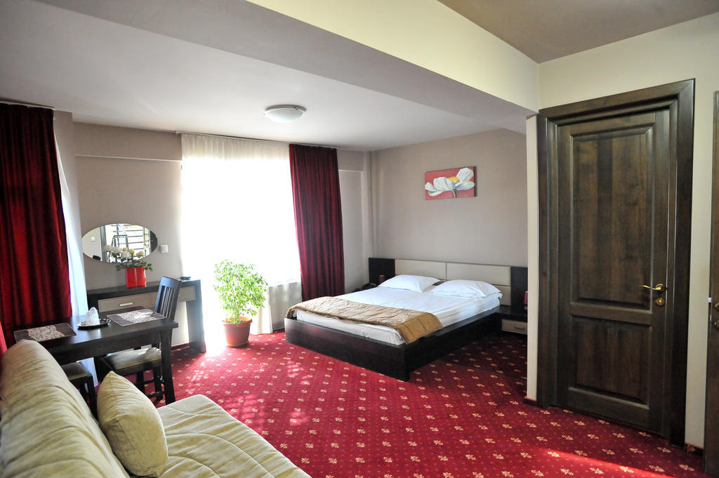 Pensiunea Novis Iasi Quarto foto