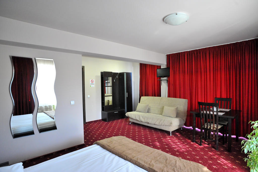 Pensiunea Novis Iasi Quarto foto