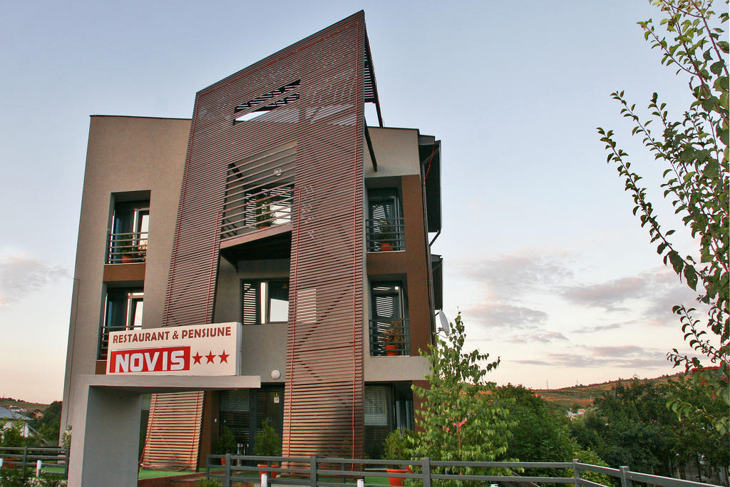 Pensiunea Novis Iasi Exterior foto